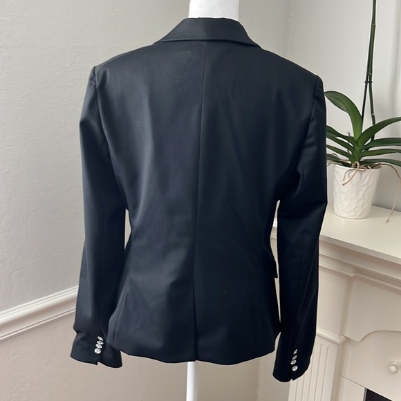 How & Wen black blazer - Picture 2 of 7